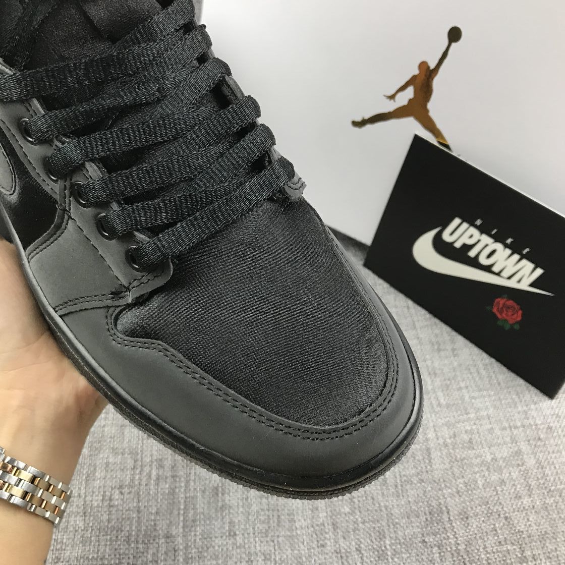Air Jordan 1 Retro High Black Rose Sneakers