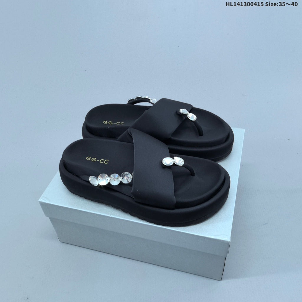 GG-CC Black Embellished Platform Thong Sandals
