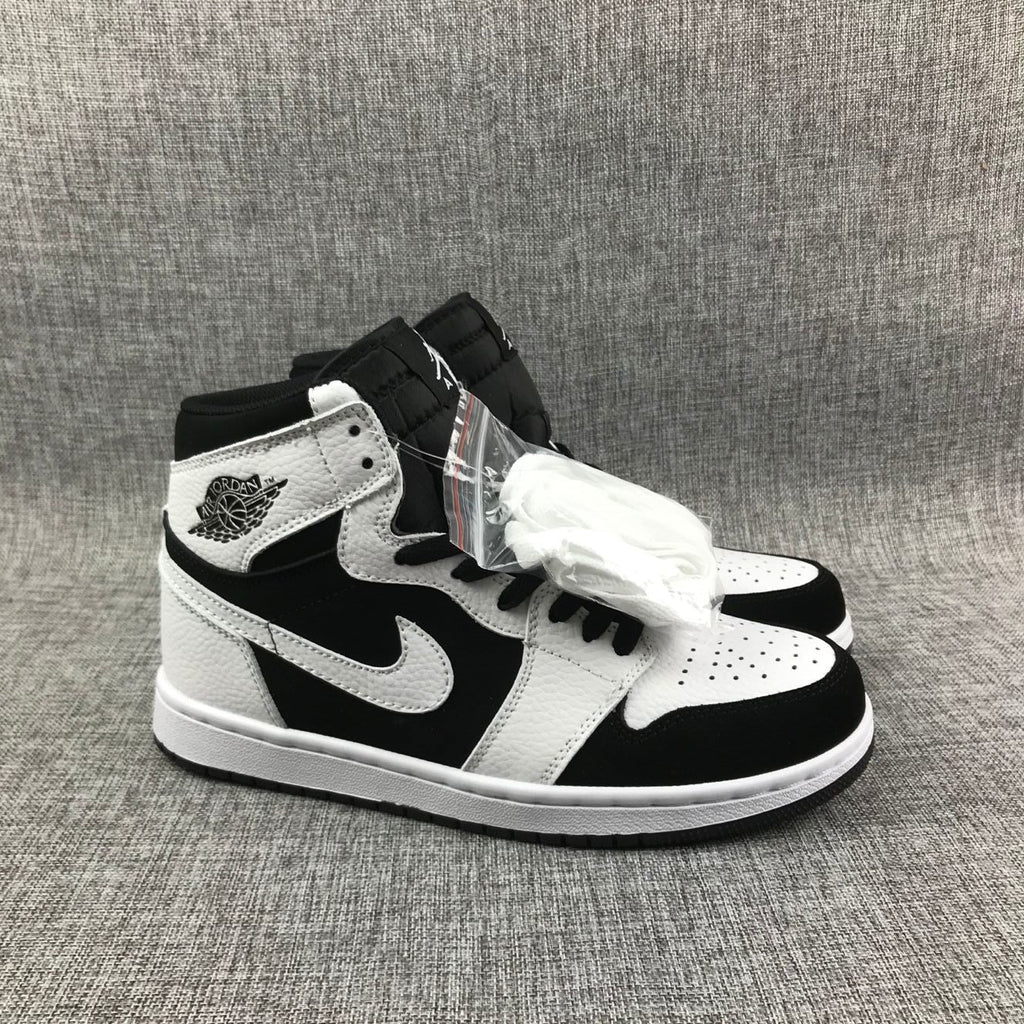 Air Jordan 1 High Black and White Sneakers 554724-113