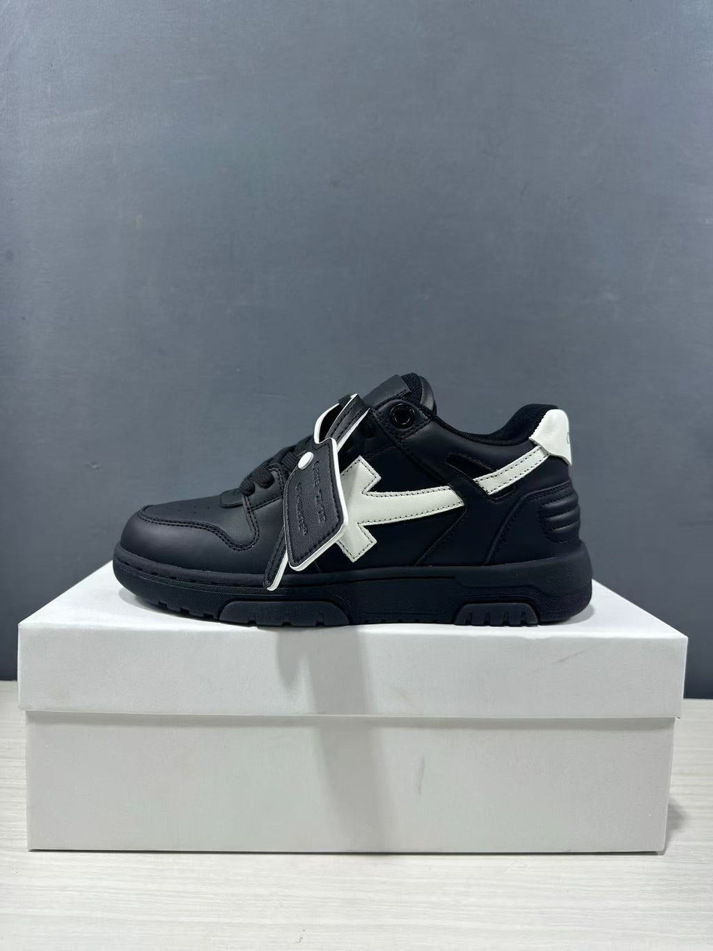Off-White Out Of Office Low-Top Sneakers Black White OMAI89C99LEA0191001