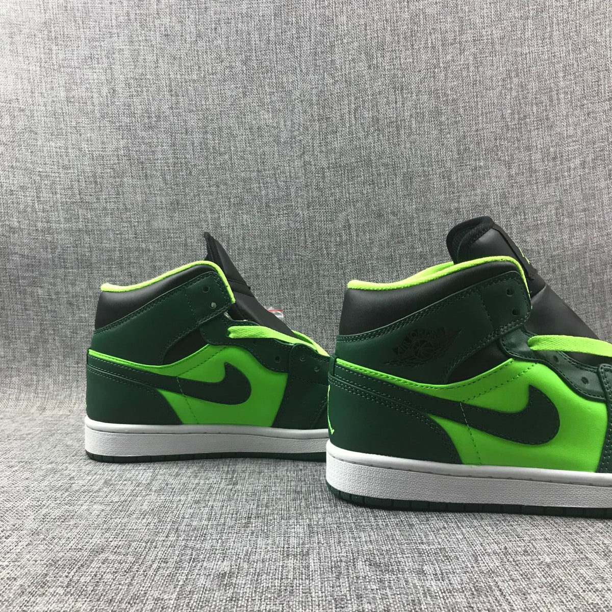 Air Jordan 1 Mid Fluorescent Green Sneakers 554724-330