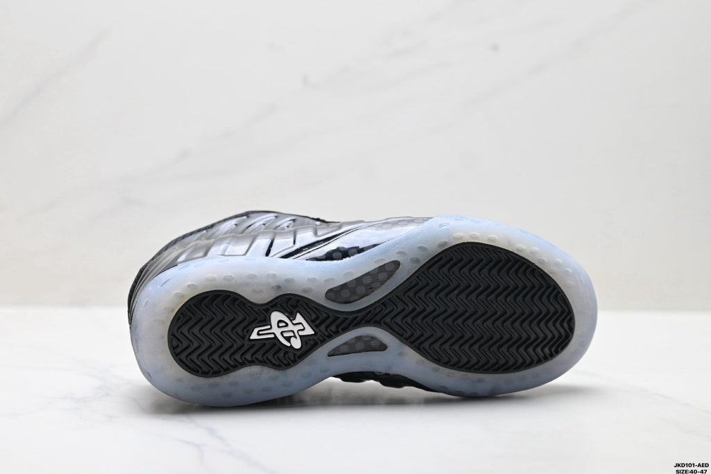 Nike Air Foamposite H. Hardaway Black Sneakers