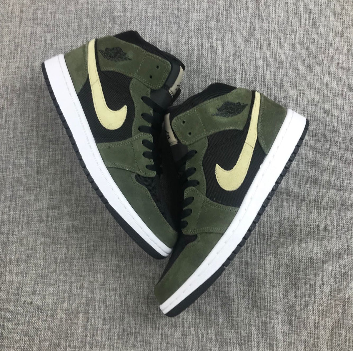 Air Jordan 1 Mid Sneakers Olive Green BQ6472-030