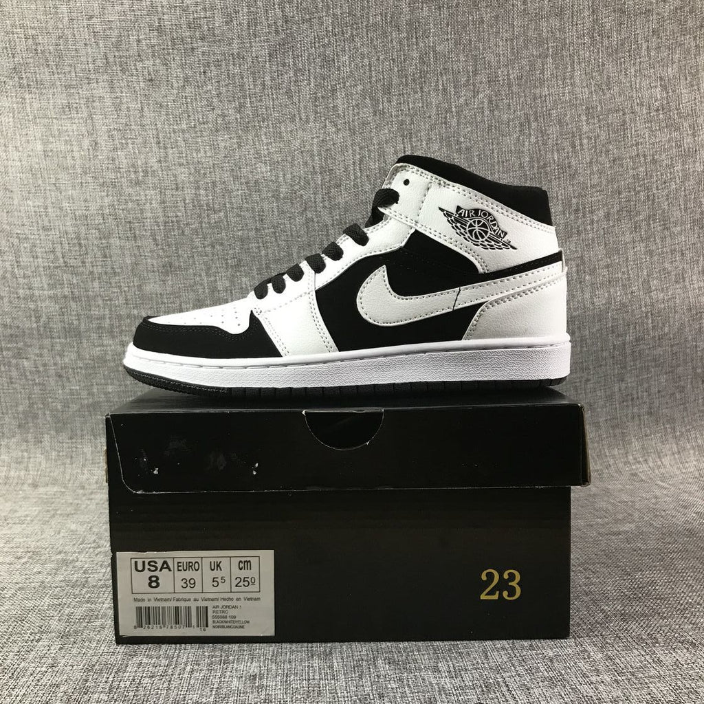 Jordan Air Jordan 1 Mid Black White Sneakers 554724-113