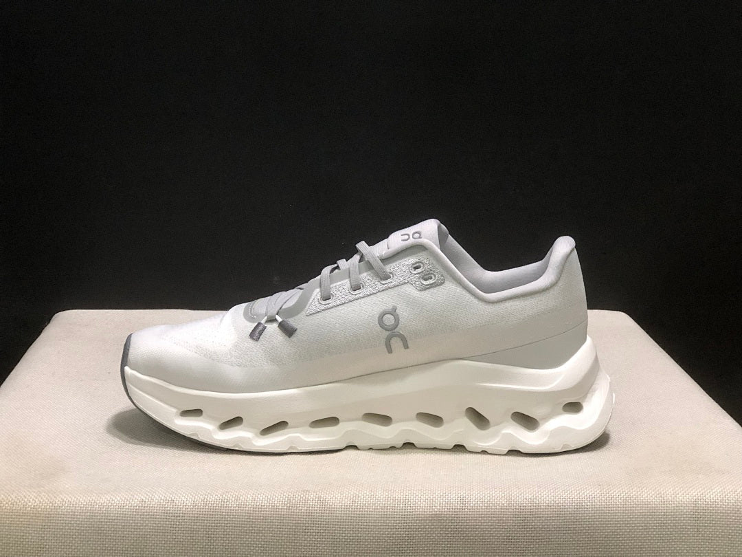 On Cloudtilt Sneakers Glacier Ice