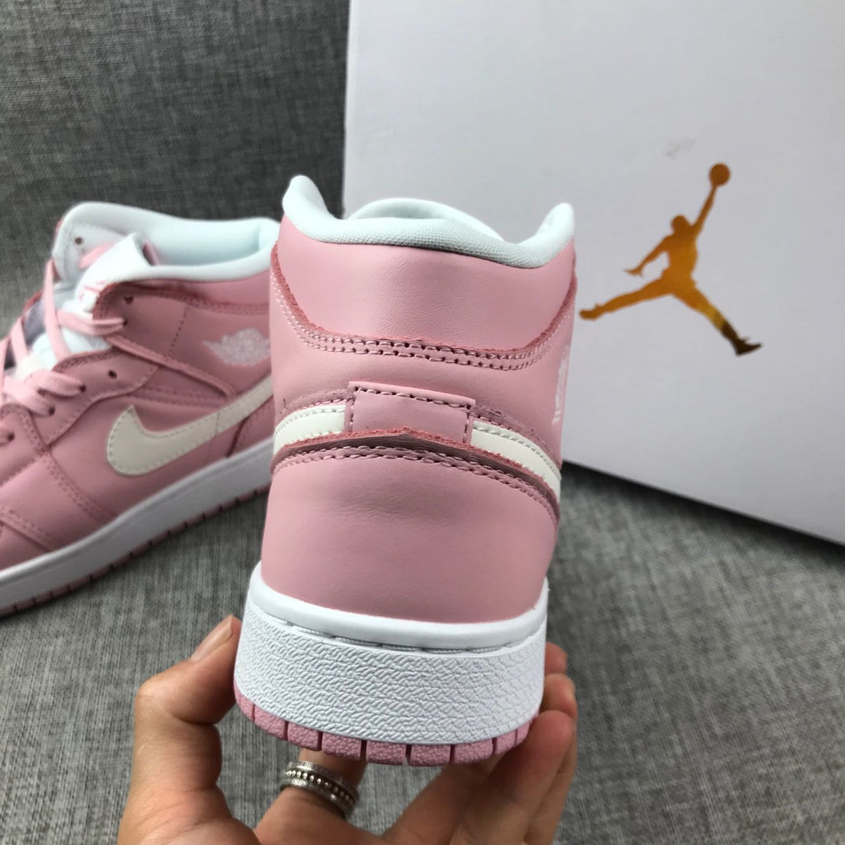 Jordan 1 Mid Pink Women’s Sneakers 555112-100