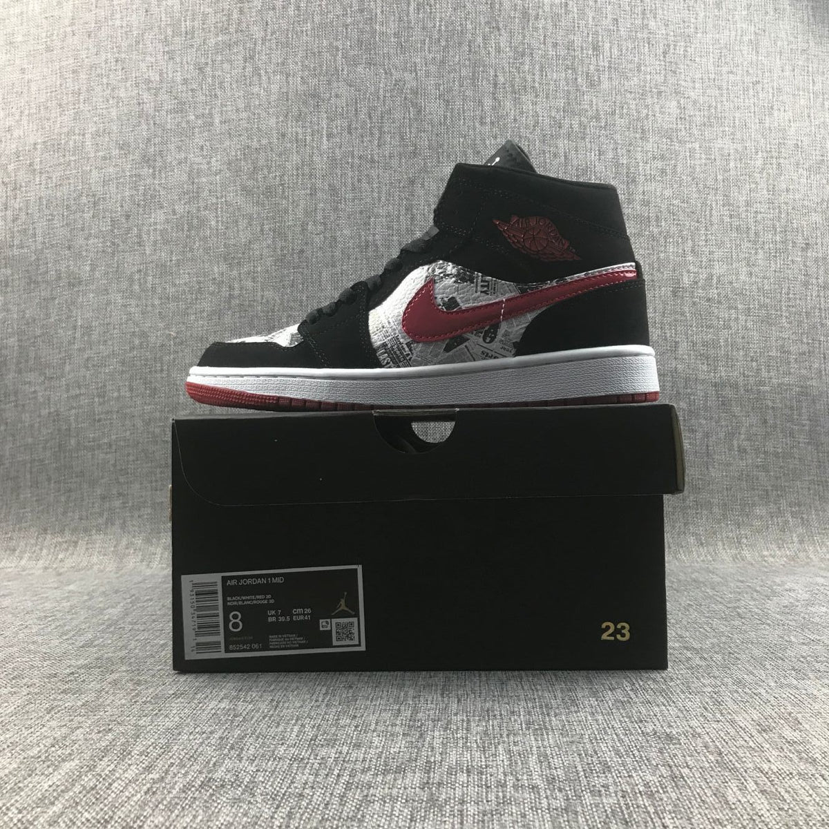 Air Jordan 1 Mid Black Red Sneakers 852542-061