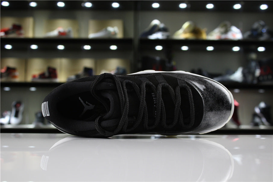 Jordan 11 Retro Low Barons Black White Sneakers
