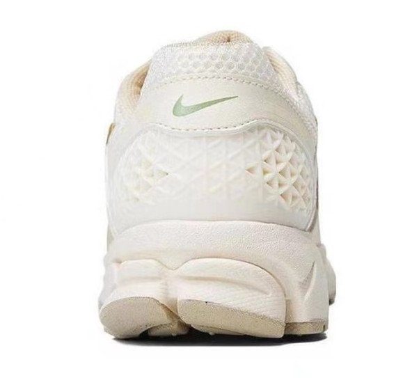 Nike Air Max 720 Saturn Ivory White Sneakers