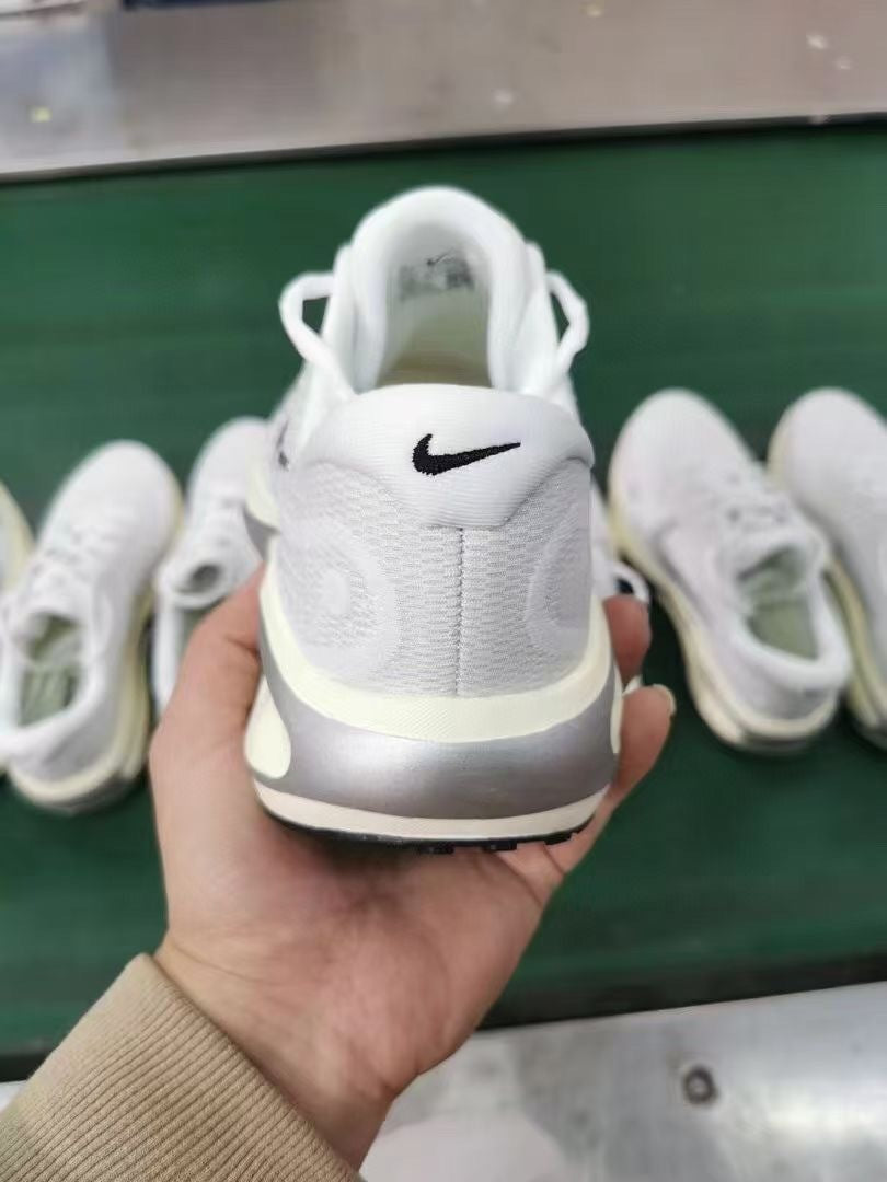 Nike Journey Run Road Running Shoes White/Silver FJ7765-104