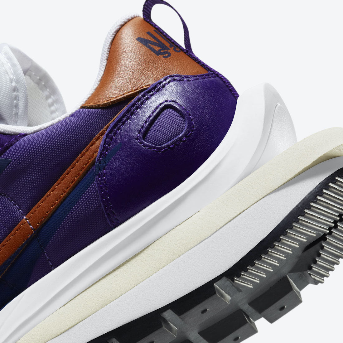 Nike x sacai VaporWaffle Sneakers Purple DD1875-500