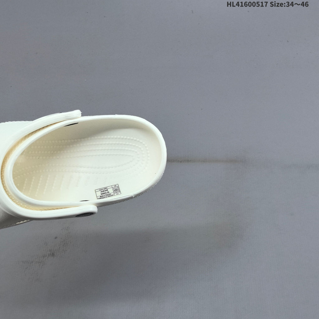 Crocs Classic Clog in White