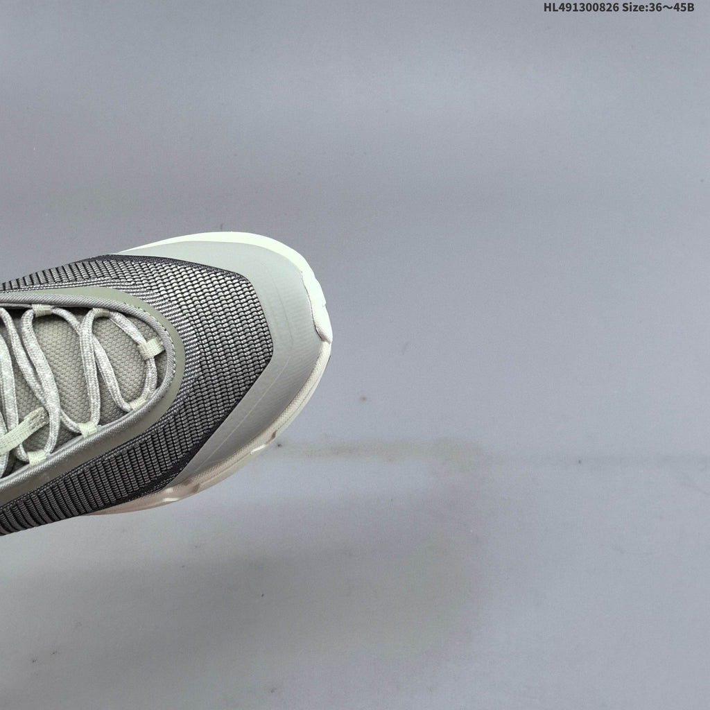 On CloudsoMA Trail Running Shoes in Gray