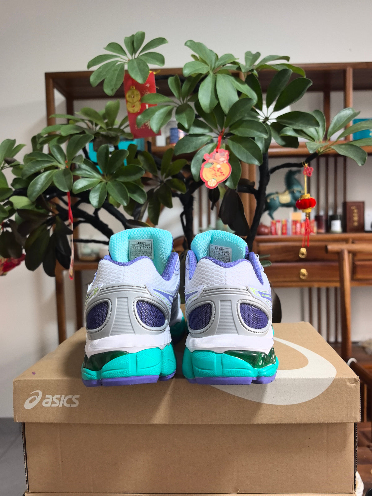 ASICS GEL-NIMBUS 16 Sneakers in Blue and Purple