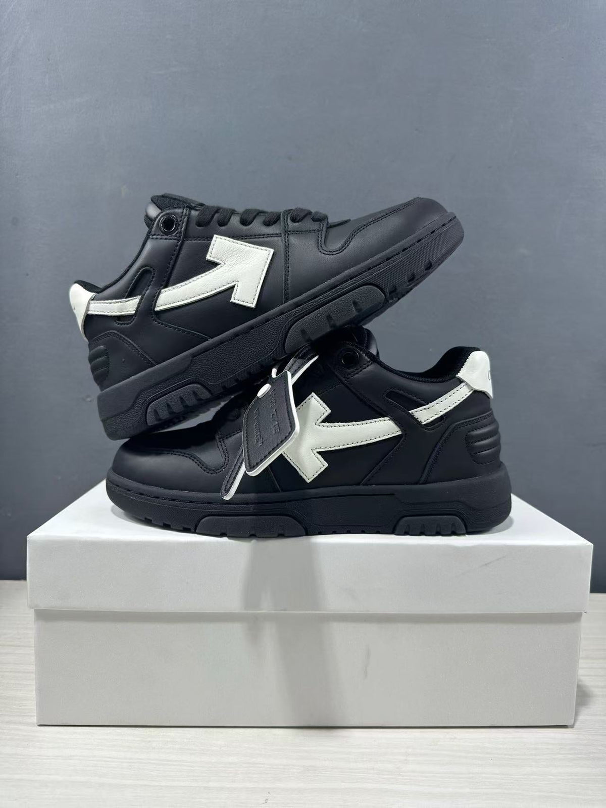 Off-White Out Of Office Low-Top Sneakers Black White OMAI89C99LEA0191001