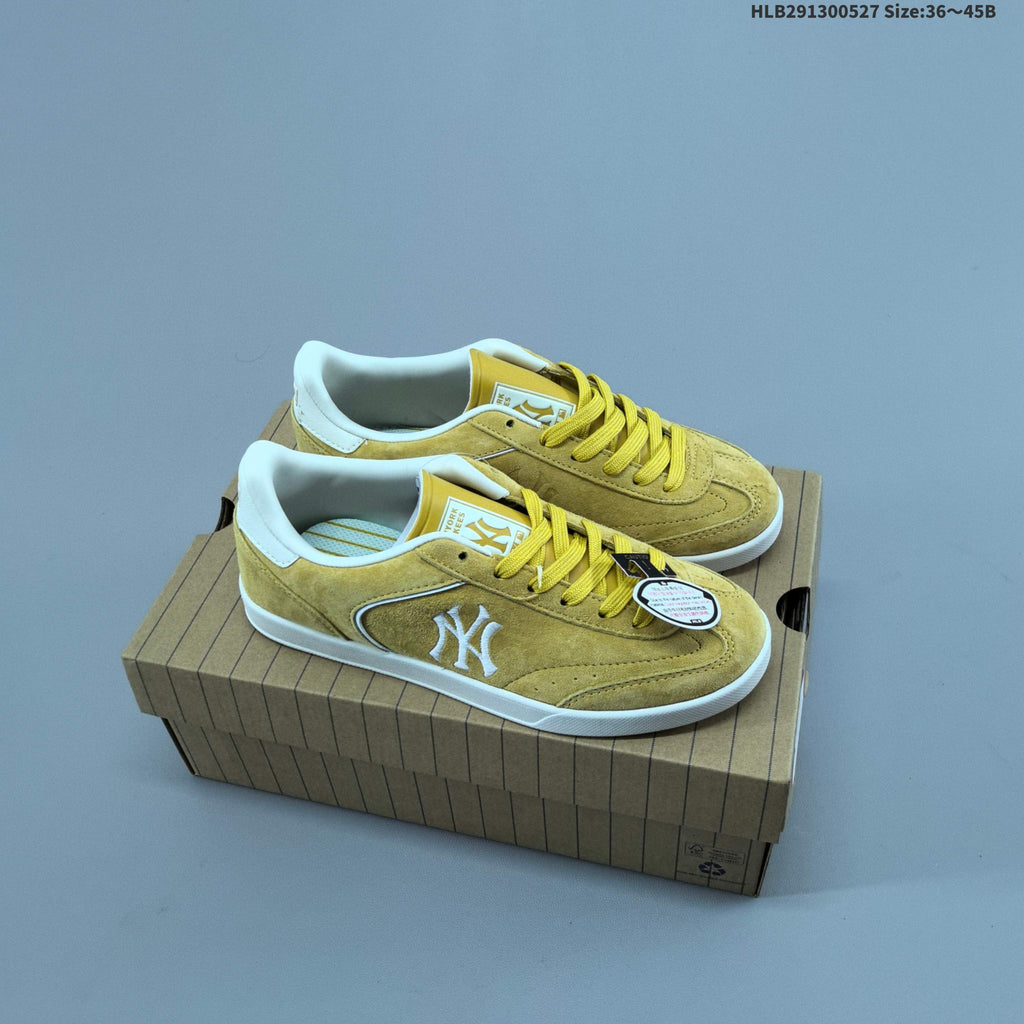 MLB Clubbie SD Low-Top Sneakers in Suede