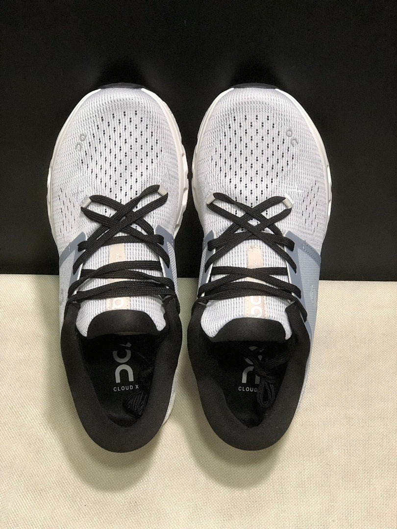 On Cloud X4 Running Shoes in Glacier Gray