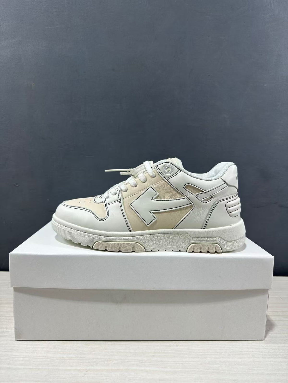 Off-White Off Court Leather Low-Top Sneakers Cream White