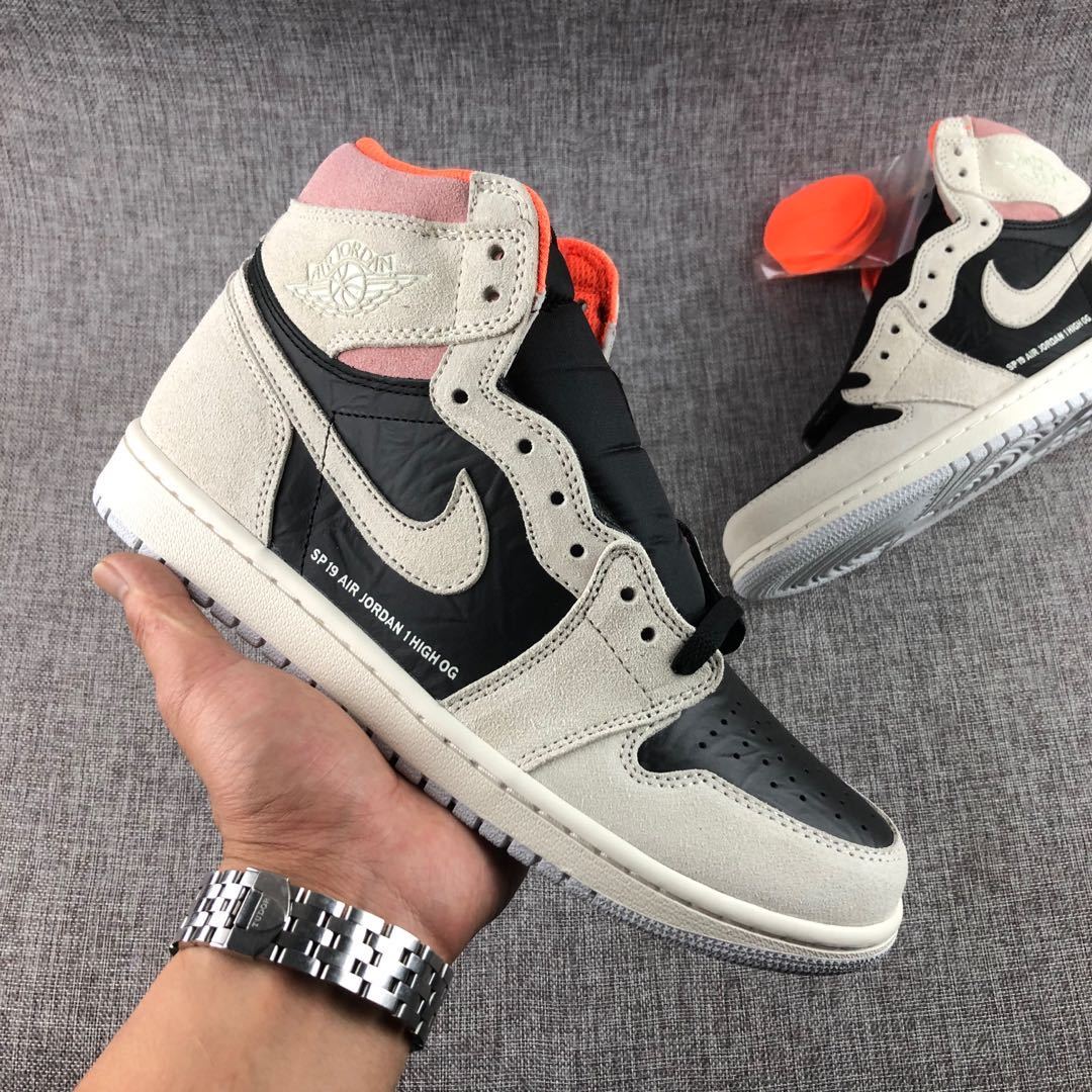 Jordan Air Jordan 1 High OG Grey Black Pink 555088-018