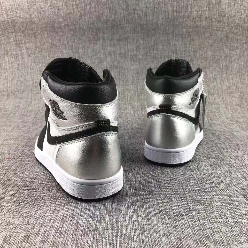 Jordan Air Jordan 1 Silver Toe High-Top Sneakers CD0461-001