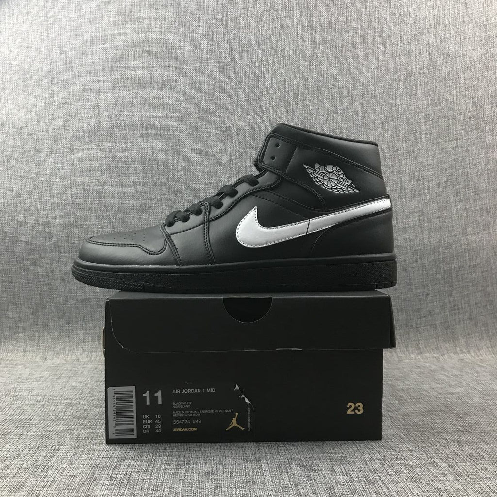 Air Jordan 1 Mid Black White Sneakers 554724-049
