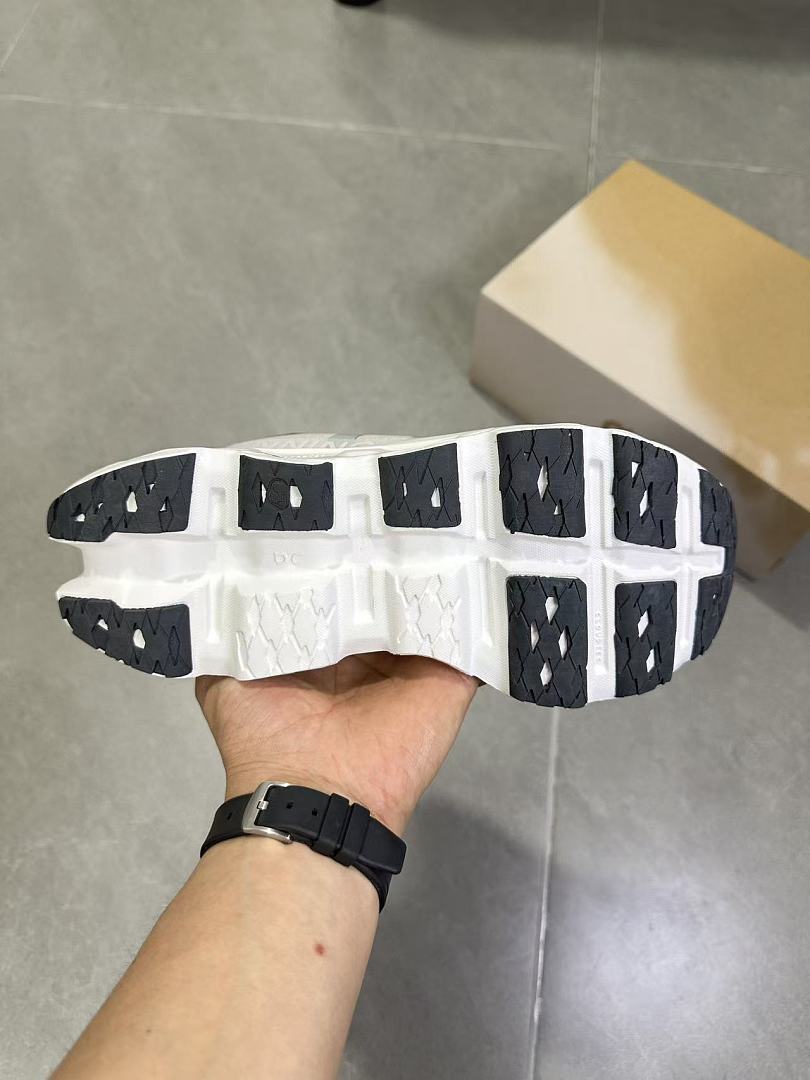 On Running Cloudmonster Sneakers in Gray and White