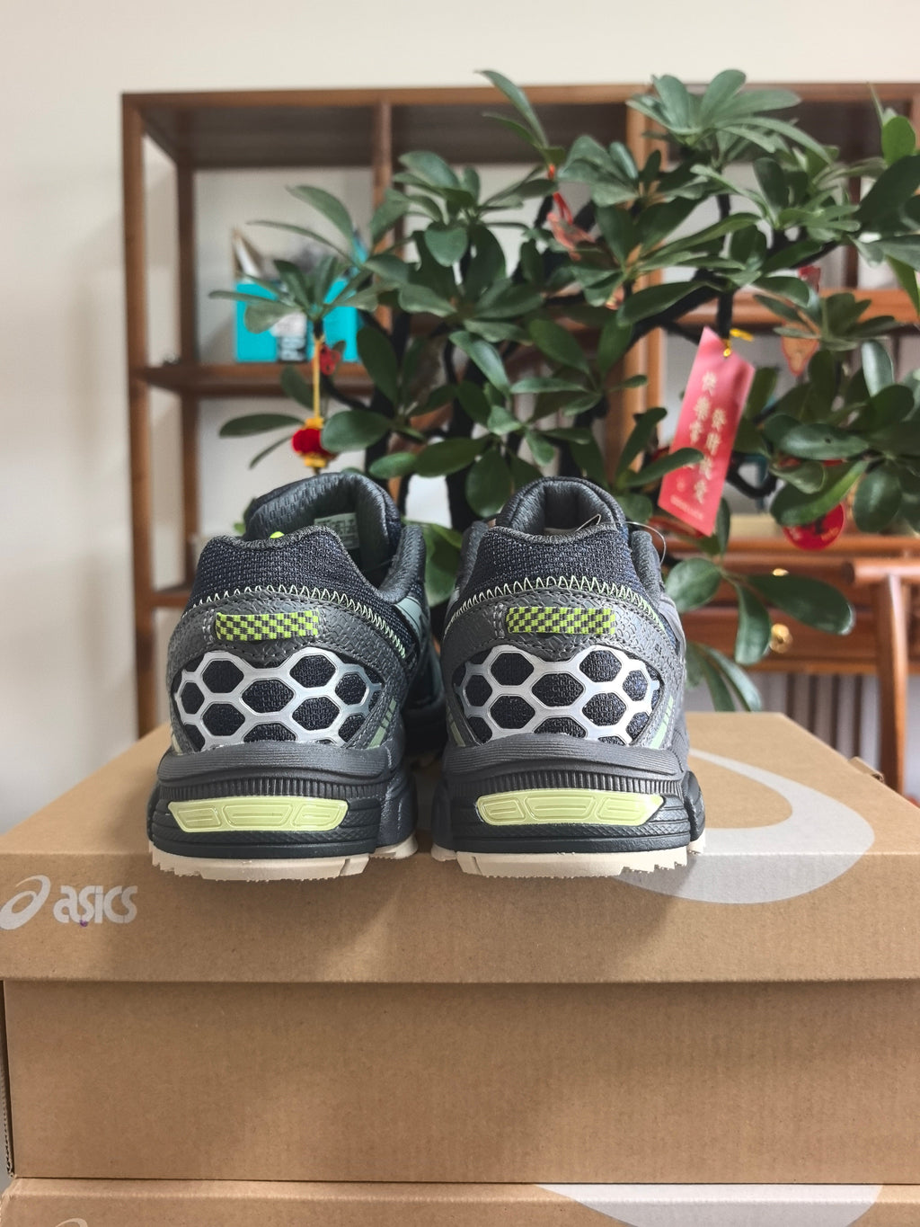 ASICS K2 Sneakers in Dark Gray