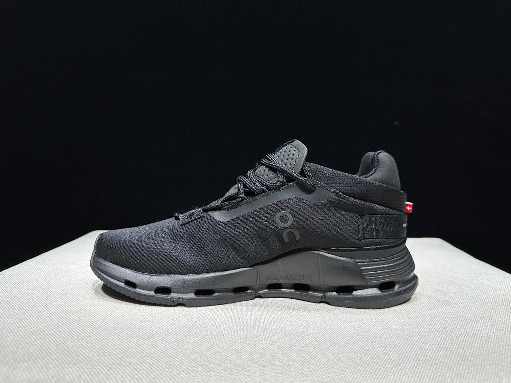 On Cloudnova 2 Black Sneakers