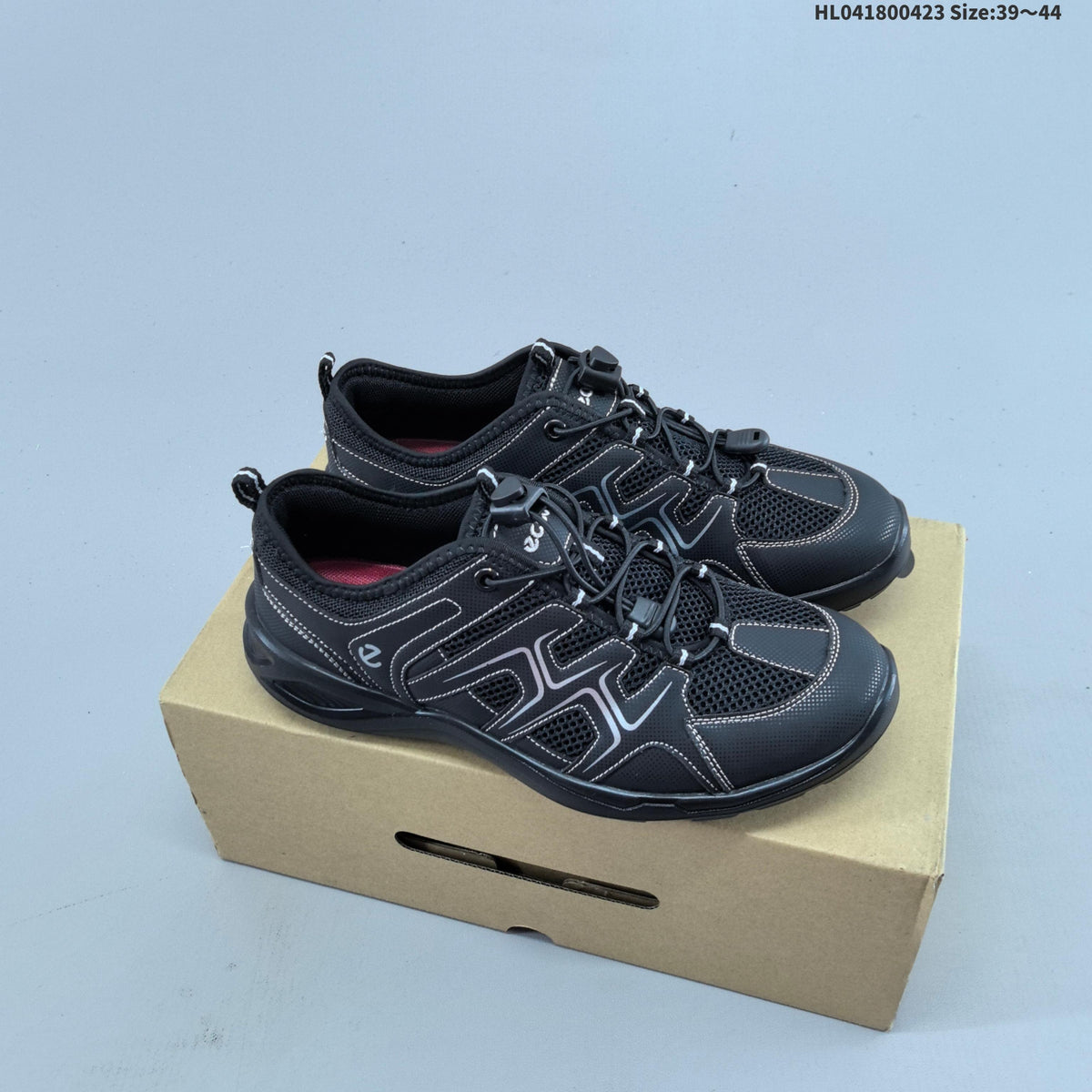 ECCO Black Mesh Lace-Up Casual Sneakers