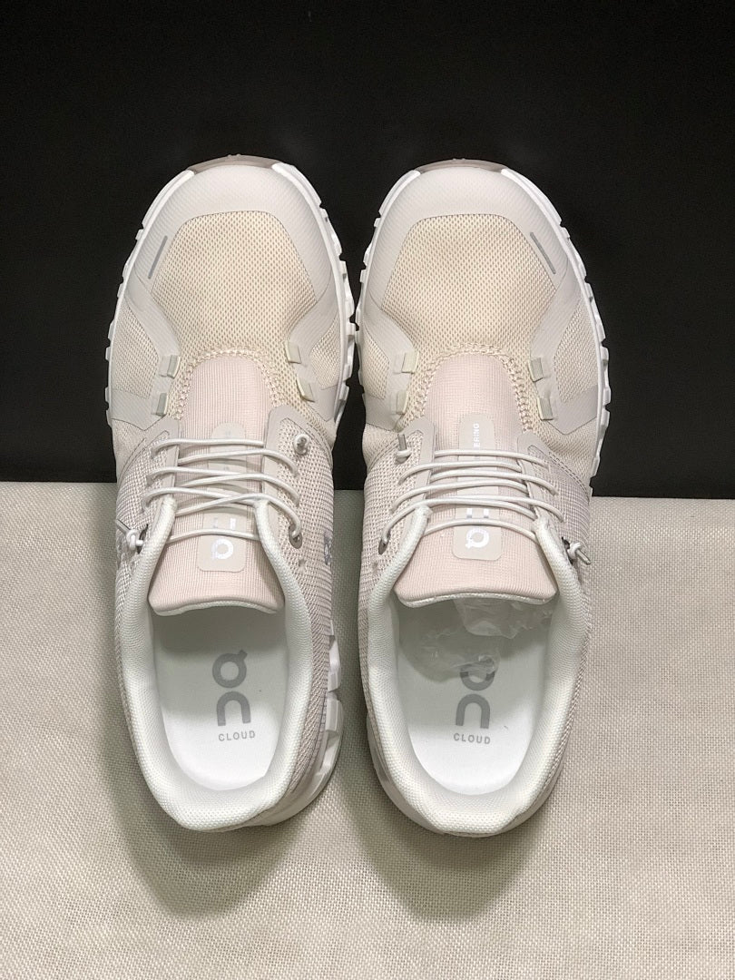 On Cloud 6 Sneakers in Pearl White