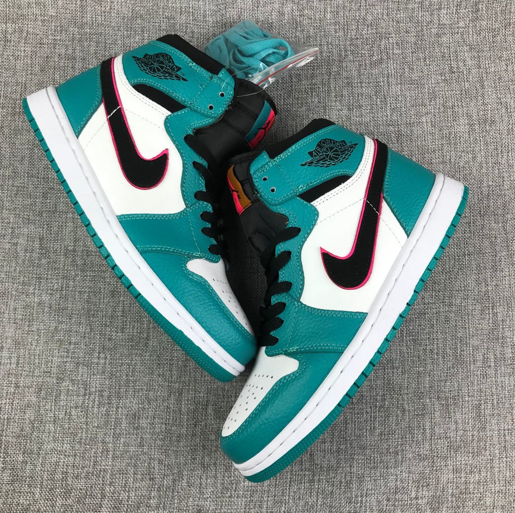 Air Jordan 1 Retro High OG South Coast Toes Sneakers