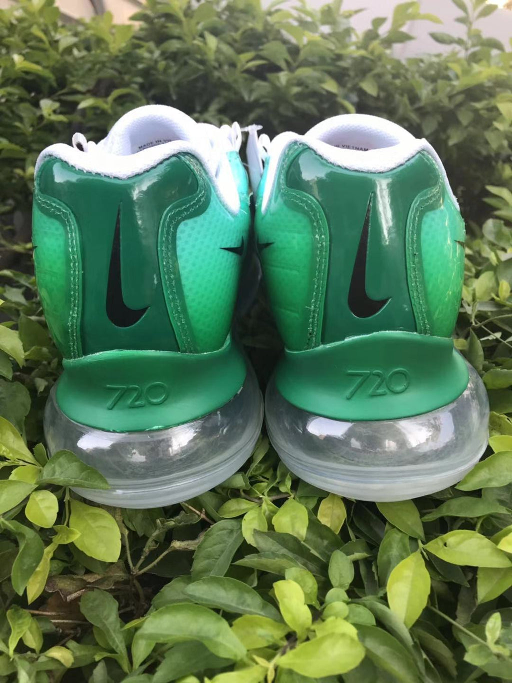 Nike Air Max 720 Green and White Sneakers