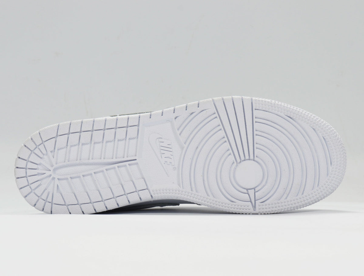 Jordan Air Jordan 1 Low White and Pink Sneakers