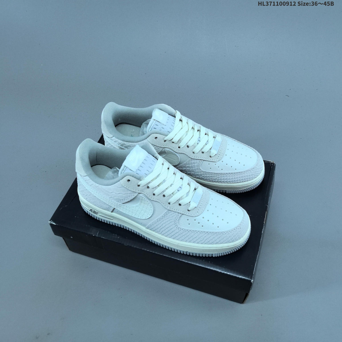 Nike Air Force 1 ’07 Low-Top Sneakers