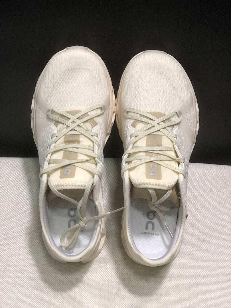 On Cloud X 4 AD Sneakers in Ghost and Dew
