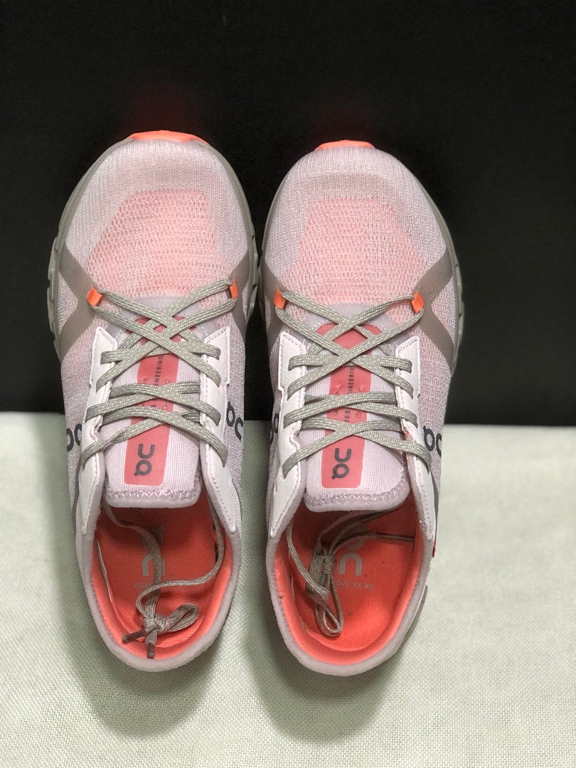 On Cloud X 4 AD Sneakers in Pink and Gray